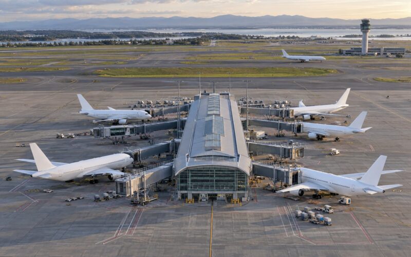 How Airline Hubs Work: Simple Guide to Connections (October 2026)